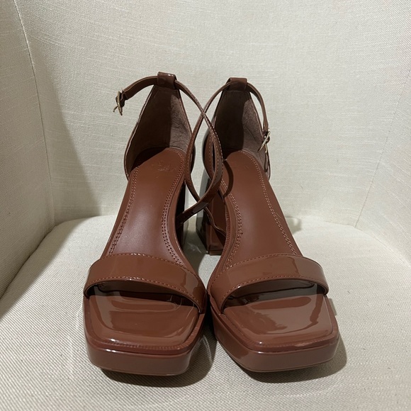 GB Say-So Patent Brown Platform heels - Picture 3 of 7